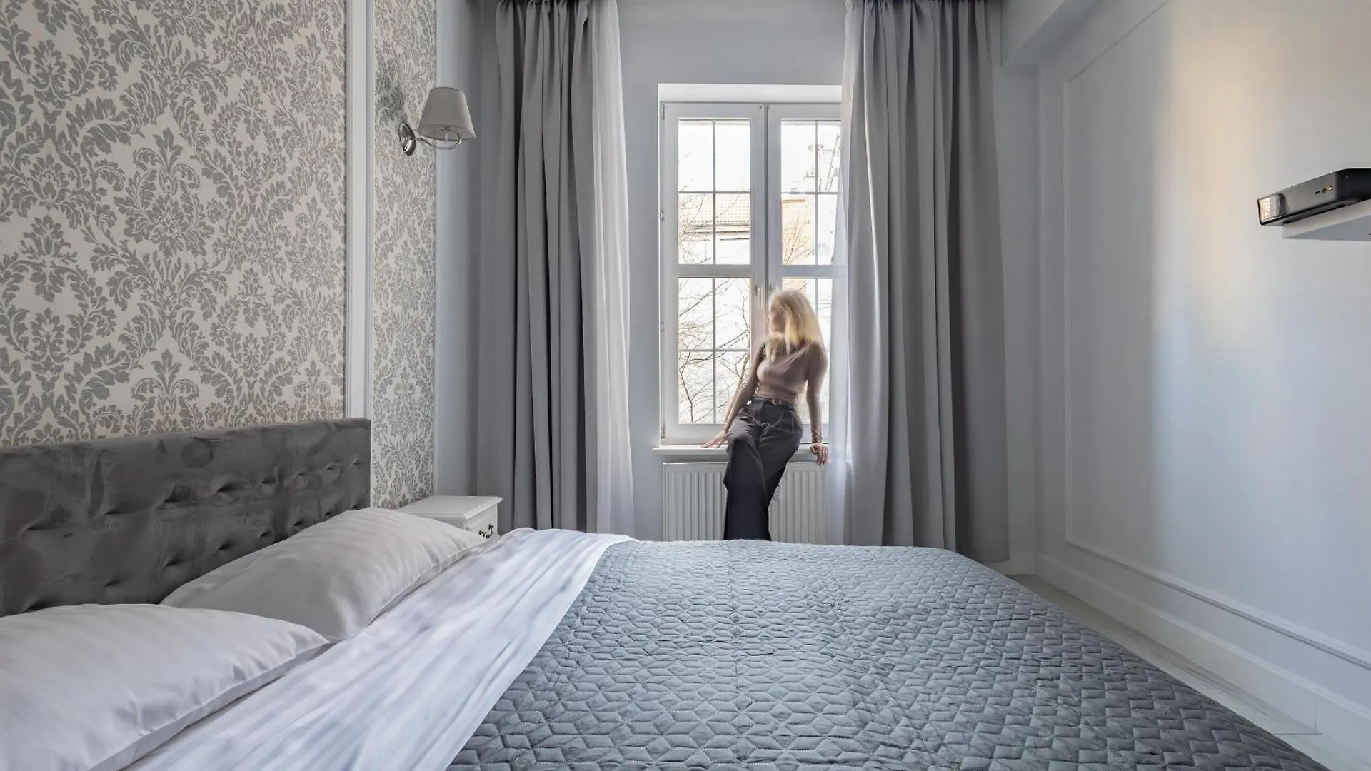 Glow Apartments - Apartment Dubaj Glamour, Ulica Dluga Old Town Gdansk Poland