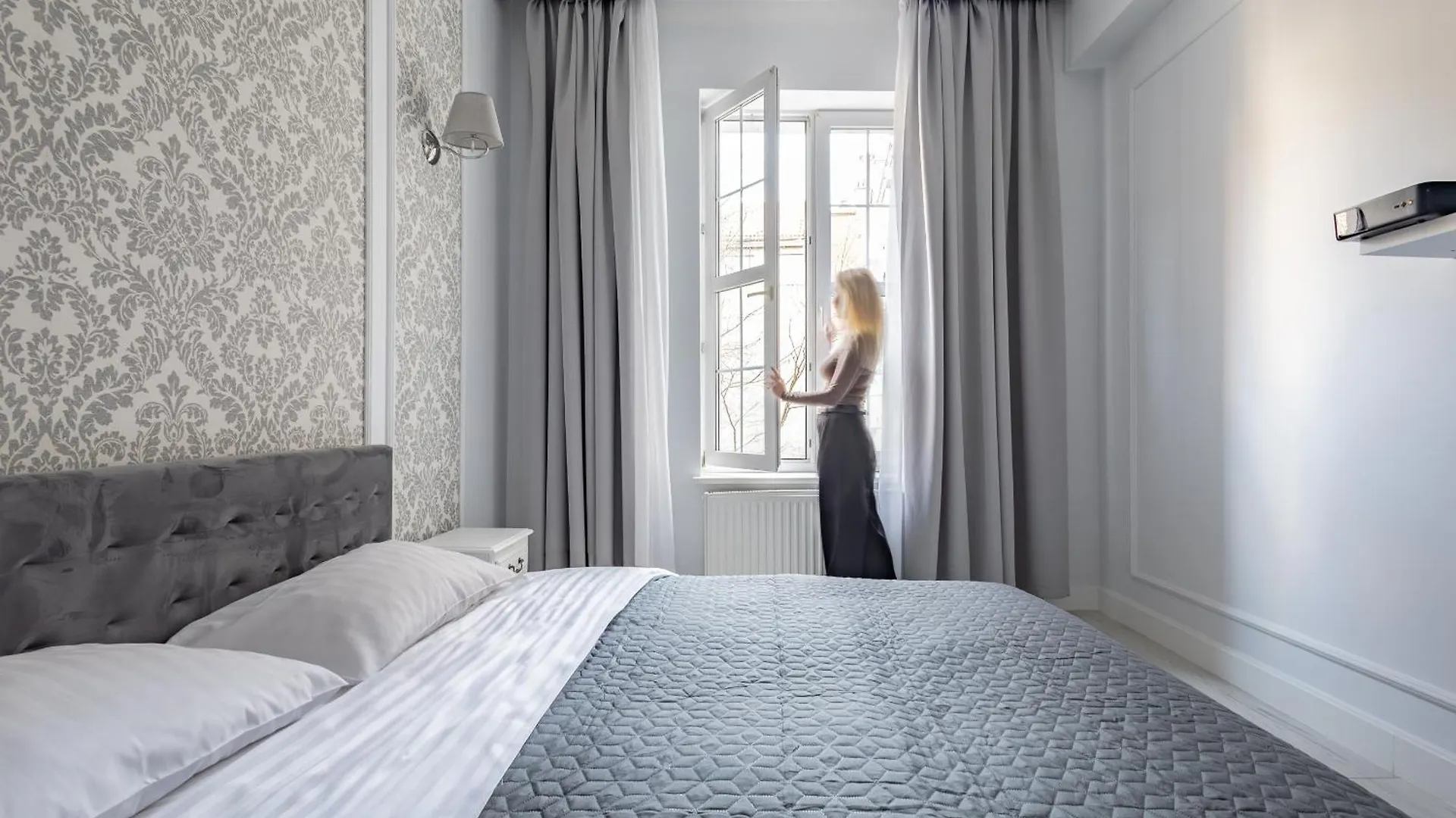 Glow Apartments - Apartment Dubaj Glamour, Ulica Dluga Old Town Gdansk