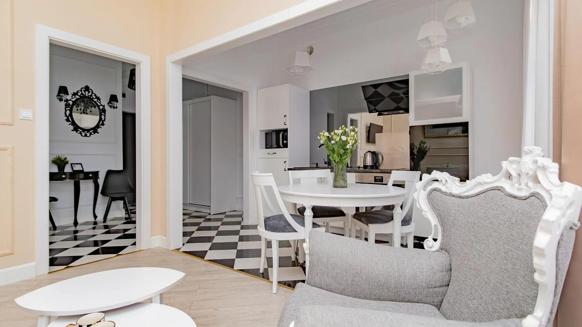 Glow Apartments - Apartment Dubaj Glamour, Ulica Dluga Old Town Gdansk