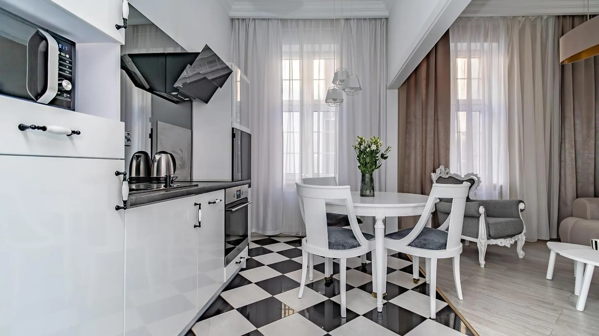 Glow Apartments - Apartment Dubaj Glamour, Ulica Dluga Old Town Gdansk